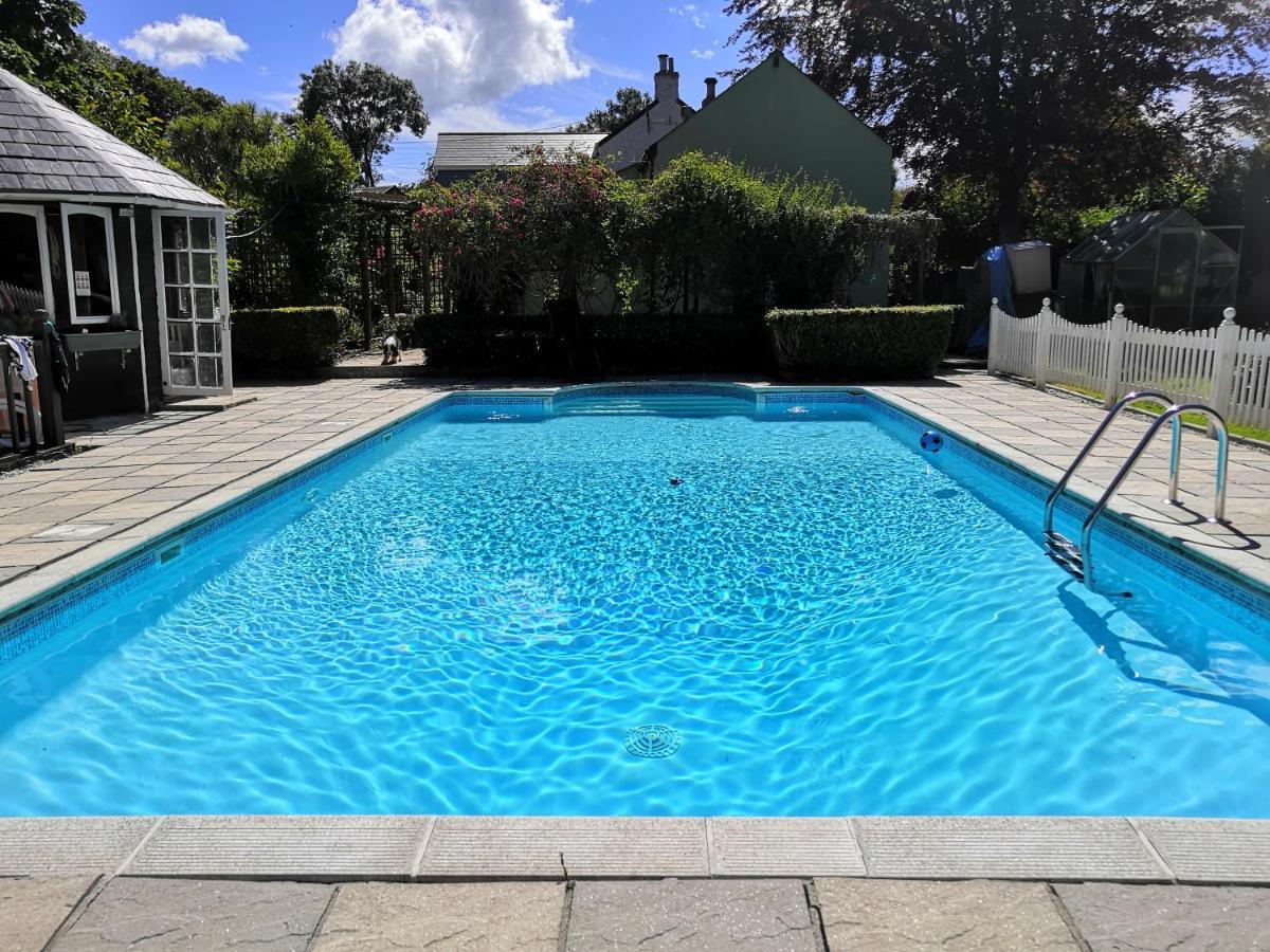 Captivating Isolde Cottage With Pool Near St Ives Camborne Eksteriør billede
