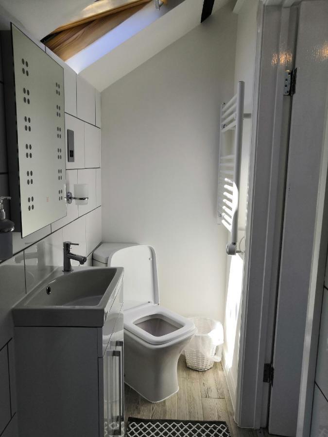 Captivating Isolde Cottage With Pool Near St Ives Camborne Eksteriør billede